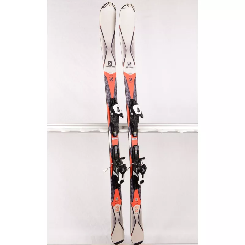 skis SALOMON X-DRIVE 7.5 X-chassis, woodcore, titan + Salomon L 10 lithium ( en PARFAIT état )