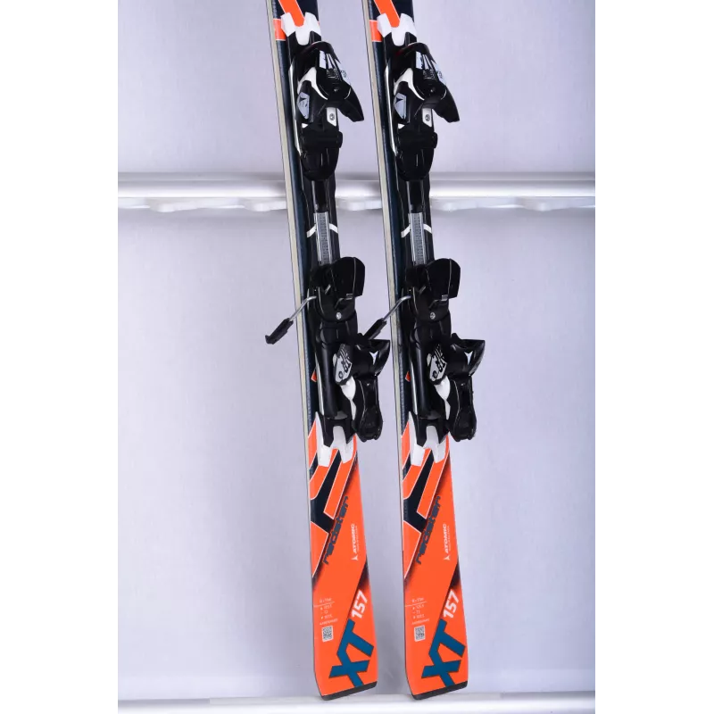 skis ATOMIC REDSTER XT, ORANGE, woodcore, titanium + Atomic XTO 12 ( en PARFAIT état )