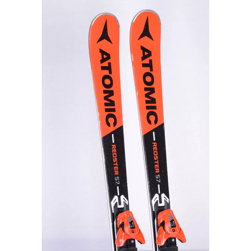 skidor ATOMIC REDSTER S7 2019 woodcore, titanium + Atomic XT 12