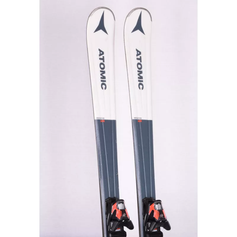 ski's ATOMIC REDSTER XR GREY 2021, light woodcore, piste rocker, fibre, grip walk + Atomic M10 ( TOP staat )