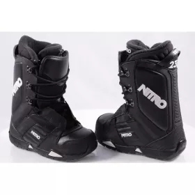chaussures snowboard NITRO, black/white ( en PARFAIT état )